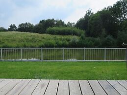 Cosy Apartment by the Lake