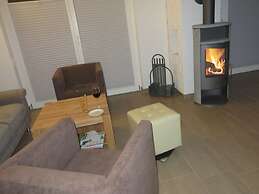 Cosy Apartment by the Lake