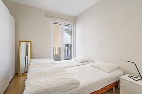 Spacious Apartment With Terrace