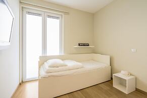 Spacious Apartment With Terrace