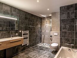 Stay in a Luxurious Apartment Suitable for up to 8 People With Sauna i