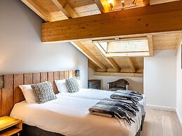 Stay in a Luxurious Apartment Suitable for up to 8 People With Sauna i