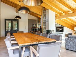 Stay in a Luxurious Apartment Suitable for up to 8 People With Sauna i