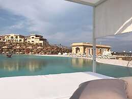 Apartment With Garden or Terrace Near sea