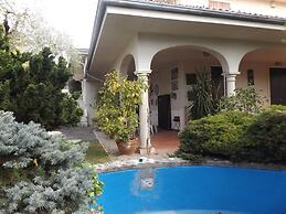 Beautiful Villa in Garda With Swimming Pool