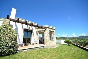 Villa in Alghero With Pool & Near Town