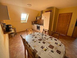 Inviting Apartment in Pruchten With Garden