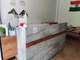 Hotel StudioZ Sahastradhara