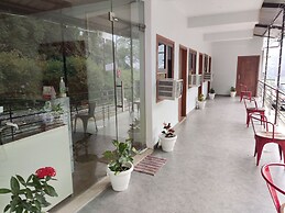 Hotel StudioZ Sahastradhara