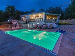 Adorable Villa With Pool and Terrace