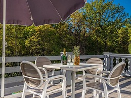 Adorable Villa With Pool and Terrace