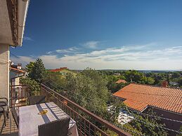 Apartment With Balcony and sea View