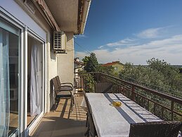 Apartment With Balcony and sea View