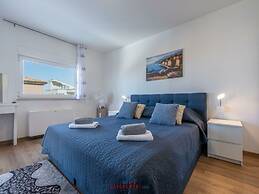 Gusto Comfortable Holiday Residence