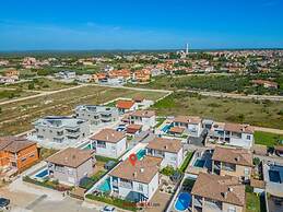 Gusto Comfortable Holiday Residence