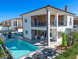 Gusto Comfortable Holiday Residence