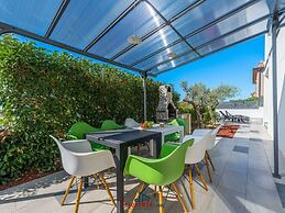 Gusto Comfortable Holiday Residence