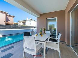 Gusto Comfortable Holiday Residence