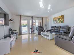 Gusto Comfortable Holiday Residence