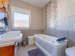 Gusto Comfortable Holiday Residence