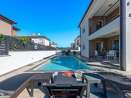 Gusto Comfortable Holiday Residence