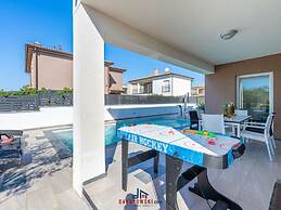 Gusto Comfortable Holiday Residence