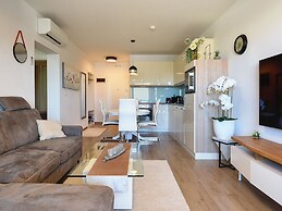 Modern Apartment With Private Balcony and sea View