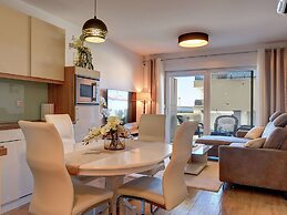 Modern Apartment With Private Balcony and sea View