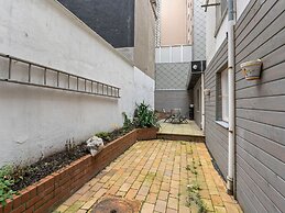 Spacious Seafront Apartment