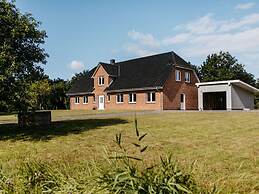 Holiday Home Hof Bombull