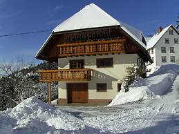 Pleasant Holiday Home With Balcony