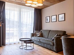 Modern Holiday Apartment With Balcony