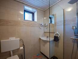 Berguitje met Binnenzwembad