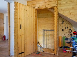 Berguitje met Binnenzwembad