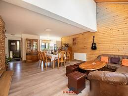 Berguitje met Binnenzwembad