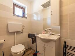 Berguitje met Binnenzwembad