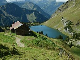 Alpgluck Chalet Modern Retreat