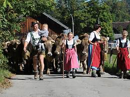 Alpgluck Chalet Modern Retreat