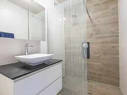 Modern Apartment With Frontal Sea-view