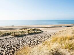 Holiday Home Between Oosterduinse Meer and Sea