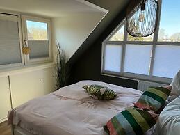 Holiday Home Between Oosterduinse Meer and Sea