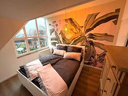 Holiday Home Between Oosterduinse Meer and Sea