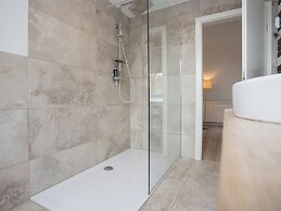 Bright and Modern Flat in Neuastenberg