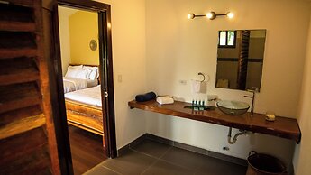 Gatun Lake Lodge Hotel