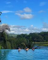 Gatun Lake Lodge Hotel