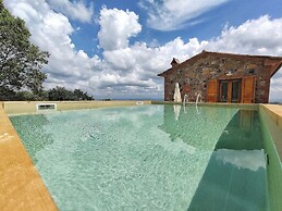 Belvilla by OYO Villa Pratini