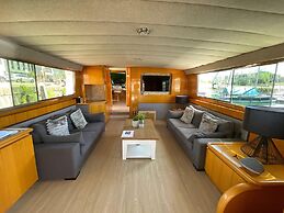 Luxury Yacht in La Rochelle With a Terrace