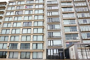 Apartment in Nieuwpoort With sea View