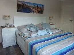 Beach & Good Comfortable Holiday Residence