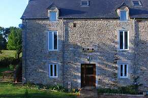 Stone Cottage With Garden